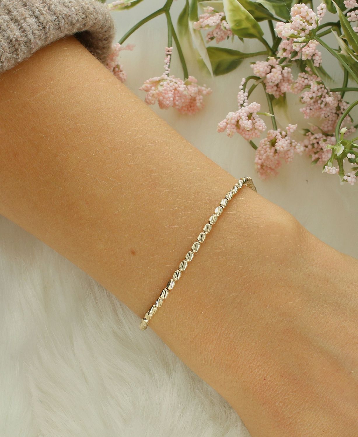 Bransoletka złota grawerowana próba 375, BR 7605 375 Złota bransoletka wykonana z 9 karatowego żółtego złota. Bransoletka to idealny pomysł na prezent. Złota biżuteria o oryginalnej formie grawerowanych 3.jpg